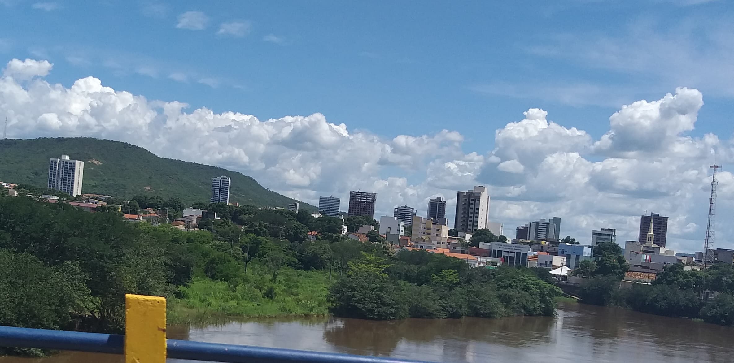 Cais e Rio Grande em Barreiras, fotografados em 2021