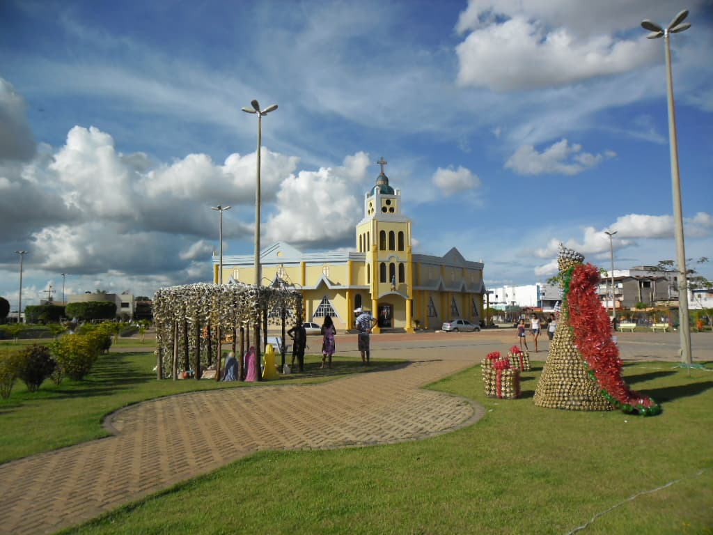 Praça em Luís Eduardo Magalhães, fotografada em 2012